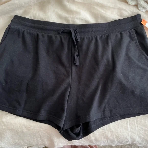NWT Women's Fleece Lounge Shorts in Black - Colsie, Target - Picture 3 of 7